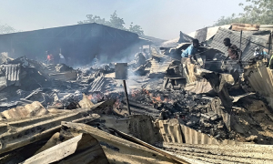 Incendie marché de Dembé : Bilan provisoire, plus 400 boutiques brulés