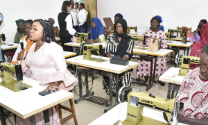 Des femmes parlementaires du Parlement Panafricain visitent la Maison de la femme