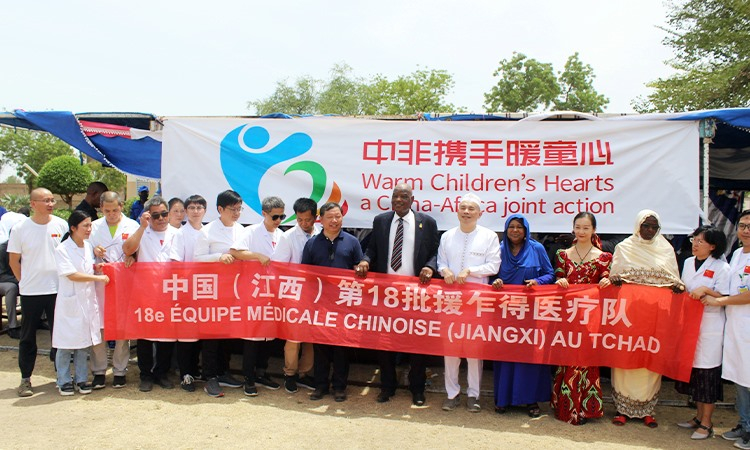 La Chine offre des kits au SOS villages d’enfants