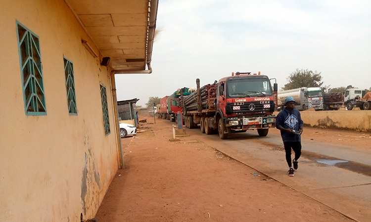 Pesage routier à Moundou : les transporteurs menacent d’aller en grève pour arnaque